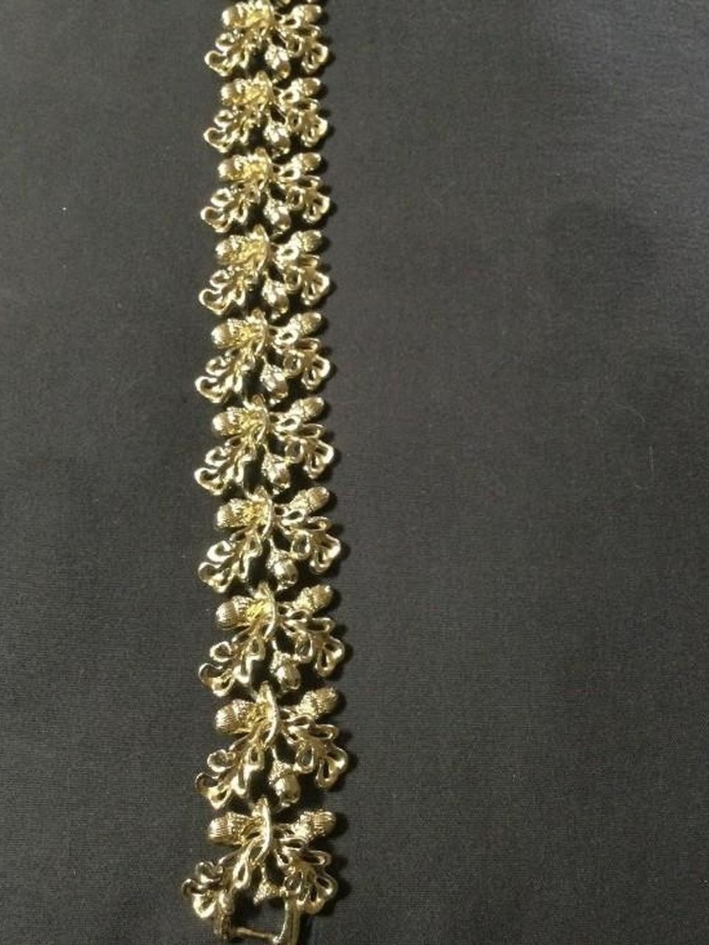 Vintage Oak Leaf & Acorn Bracelet - Picture 3 of 4
